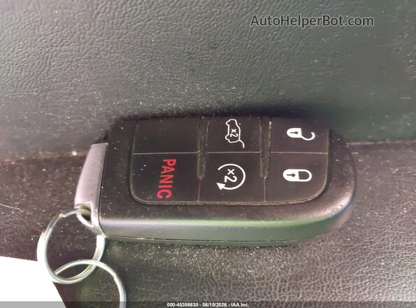 3C4NJDDB9JT128294 2018 JEEP COMPASS Red Widok deski rozdzielczej