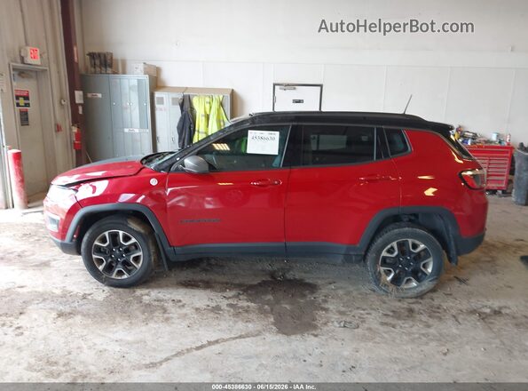 3C4NJDDB9JT128294 2018 JEEP COMPASS Red Widok wnętrza 360 stopni
