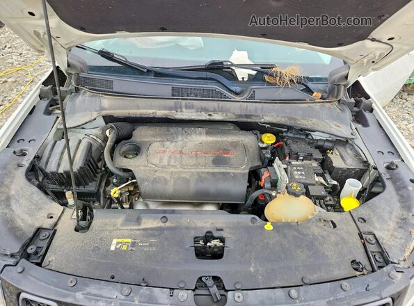 3C4NJDDB9JT178631 2018 JEEP COMPASS White Rear interior view