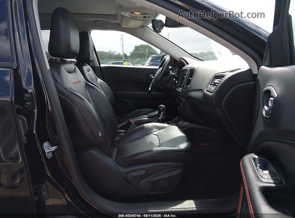 3C4NJDDB9JT307306 2018 JEEP COMPASS Black Սալոնի դիմացի տեսք