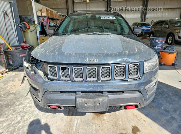 3C4NJDDB9JT342623 2018 JEEP COMPASS Blue Front view