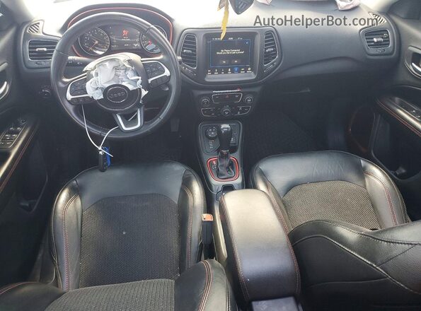 3C4NJDDB9JT367120 2018 JEEP COMPASS Gray 