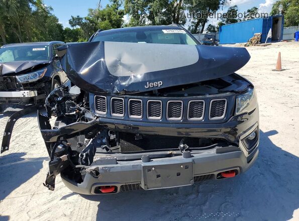 3C4NJDDB9JT501723 2018 JEEP COMPASS Black Front view