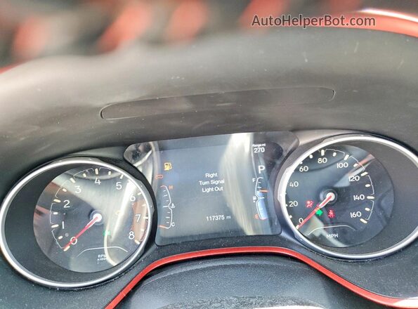3C4NJDDB9JT501723 2018 JEEP COMPASS Black Instrument cluster view