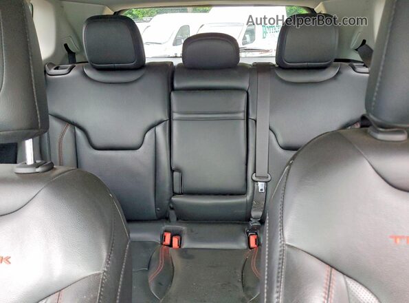 3C4NJDDB9KT594860 2019 JEEP COMPASS White Вид задніх сидінь