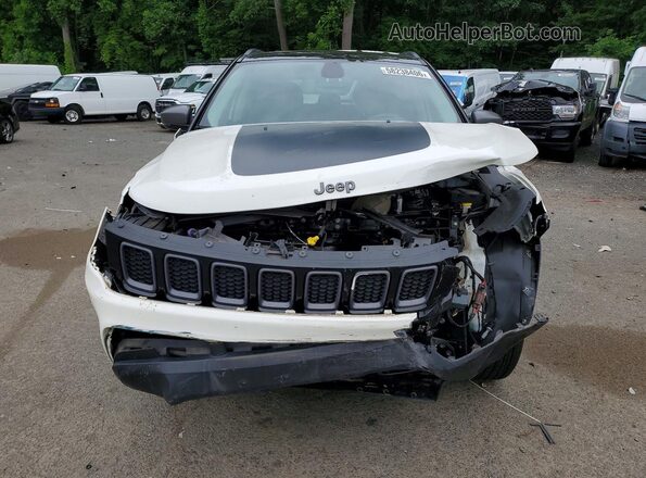 3C4NJDDB9KT594860 2019 JEEP COMPASS White Вид спереду