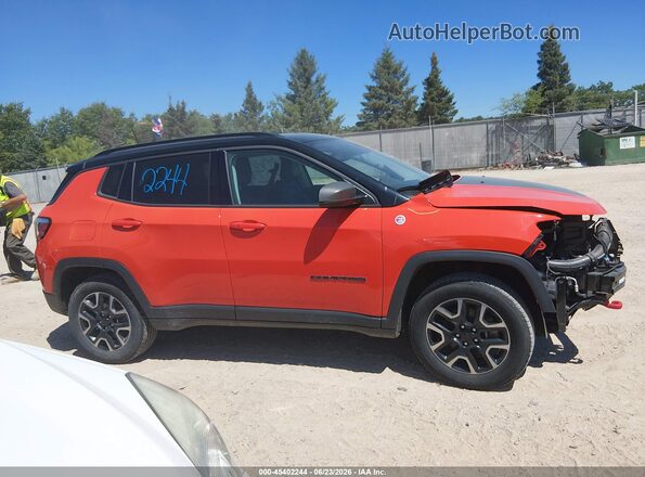 3C4NJDDB9KT697759 2019 JEEP COMPASS Orange Rear interior view