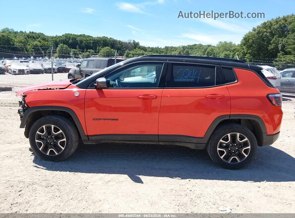 3C4NJDDB9KT697759 2019 JEEP COMPASS Orange 360 interior view