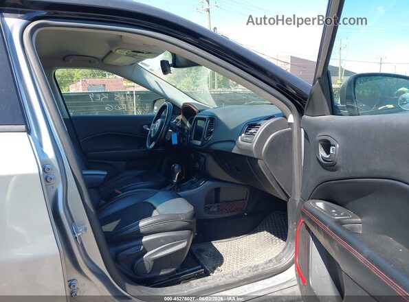 3C4NJDDB9KT712941 2019 JEEP COMPASS Серый 