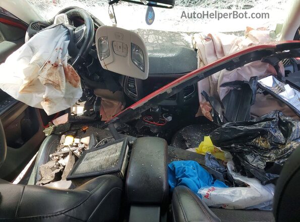 3C4NJDDBXJT457182 2018 JEEP COMPASS Красный Вид панели приборов