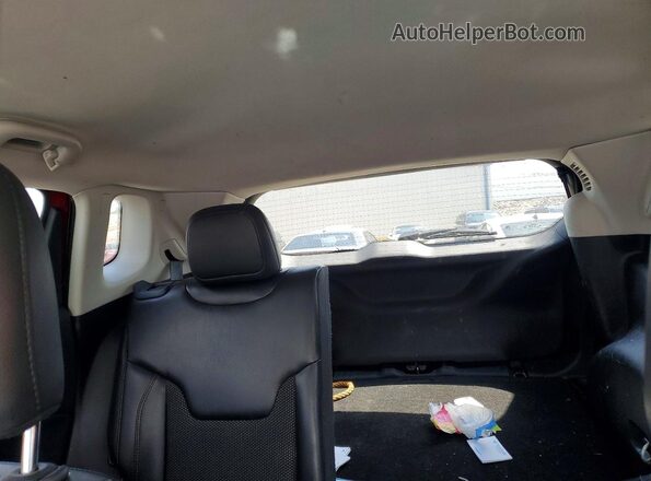 3C4NJDDBXJT457182 2018 JEEP COMPASS Красный Вид задних сидений