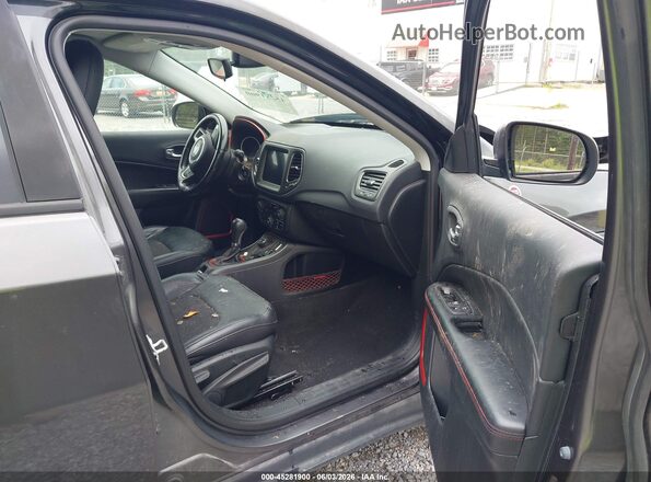3C4NJDDBXKT627896 2019 JEEP COMPASS Gray Vista interior delantera