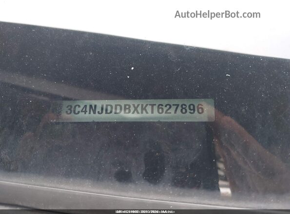 3C4NJDDBXKT627896 2019 JEEP COMPASS Gray Vista del compartimento del motor