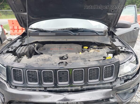 3C4NJDDBXKT627896 2019 JEEP COMPASS Gray Vista trasera