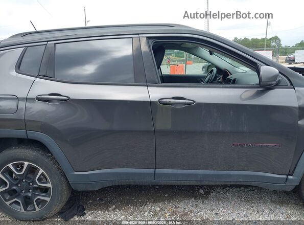 3C4NJDDBXKT627896 2019 JEEP COMPASS Gray Vista interior trasera