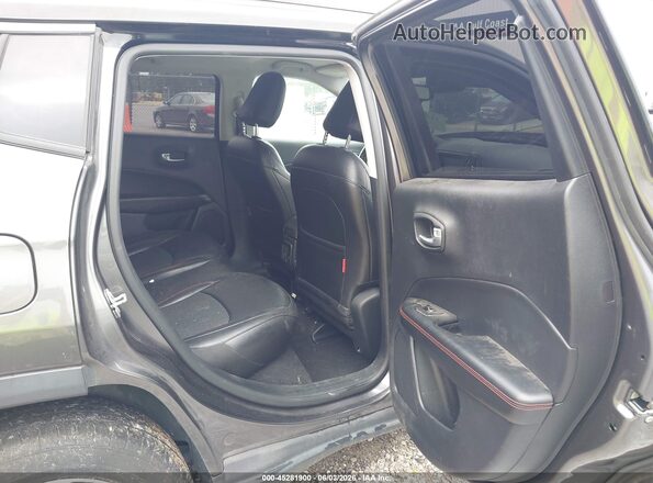 3C4NJDDBXKT627896 2019 JEEP COMPASS Gray Vista de la etiqueta del VIN