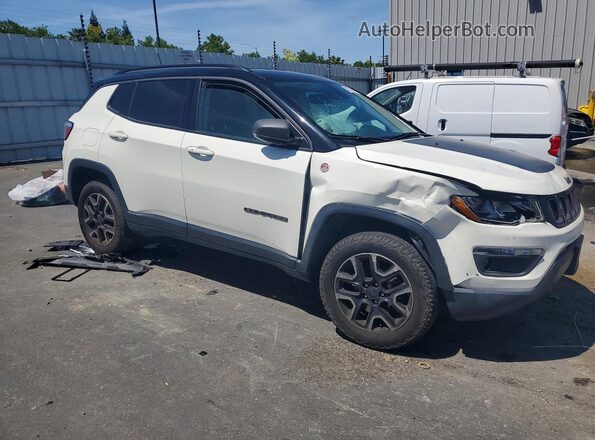3C4NJDDBXKT670943 2019 JEEP COMPASS White Передня права чверть