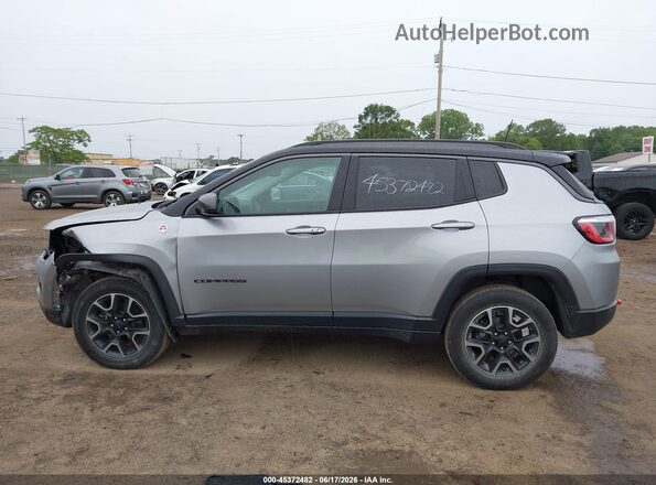 3C4NJDDBXKT681974 2019 JEEP COMPASS Серебряный Панорамный вид салона 360°