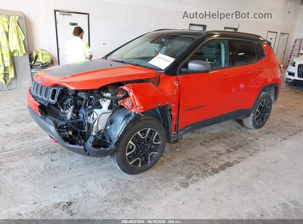 3C4NJDDBXKT800588 2019 JEEP COMPASS Orange Առջևի ձախ երեք քառորդ տեսարան