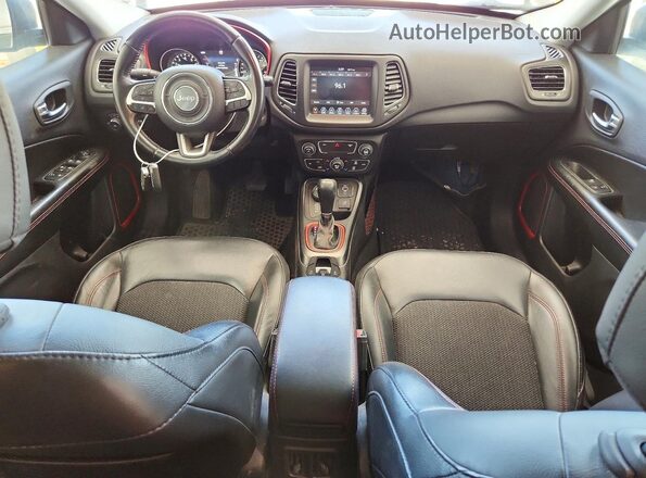 3C4NJDDBXLT123480 2020 JEEP COMPASS Gray Dashboard view