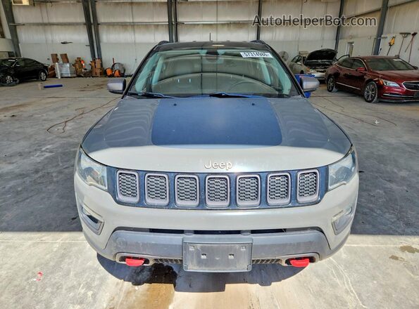 3C4NJDDBXLT123480 2020 JEEP COMPASS Gray Front view