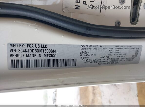 3C4NJDDBXMT600684 2021 JEEP COMPASS White Vista del compartimento del motor