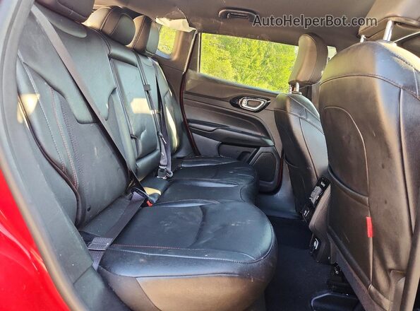 3C4NJDDN0ST522732 2025 JEEP COMPASS Red უკანა სალონის ხედი