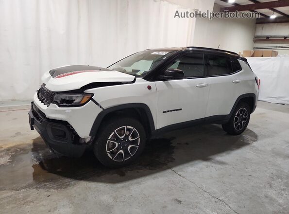 3C4NJDDN0ST533083 2025 JEEP COMPASS White 