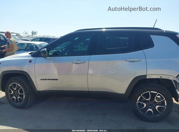 3C4NJDDN0ST542351 2025 JEEP COMPASS Silver 