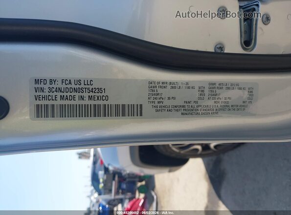 3C4NJDDN0ST542351 2025 JEEP COMPASS Silver Вид підкапотного простору