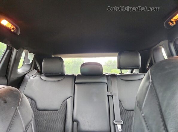 3C4NJDDN1RT166785 2024 JEEP COMPASS Gray Rear seats view