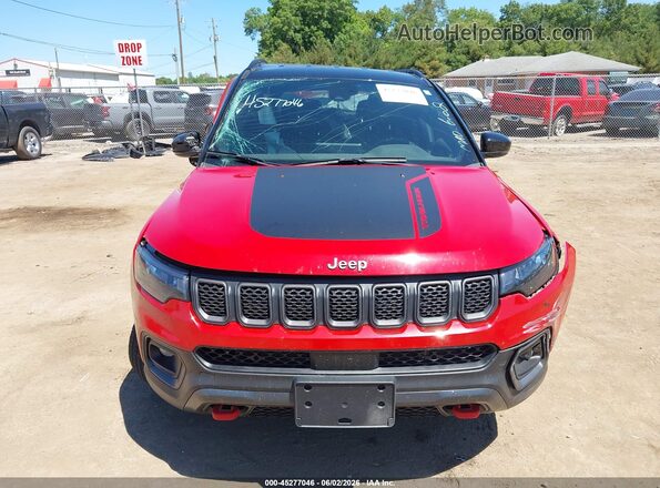 3C4NJDDN2RT594882 2024 JEEP COMPASS Красный Вид задней части салона