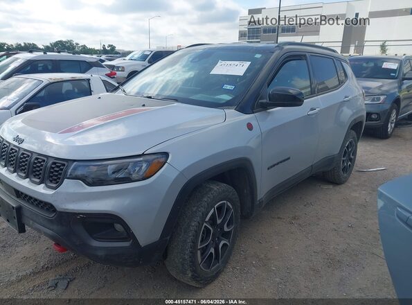 3C4NJDDN3RT144898 2024 JEEP COMPASS Silver Front left