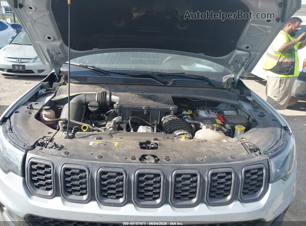 3C4NJDDN3RT144898 2024 JEEP COMPASS Silver Rear view