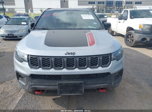 3C4NJDDN3RT144898 2024 JEEP COMPASS Silver Instrument cluster view