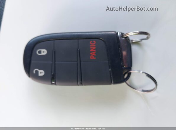 3C4NJDDN3ST532946 2025 JEEP COMPASS Красный Вид панели приборов