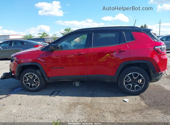 3C4NJDDN3ST532946 2025 JEEP COMPASS Красный Панорамный вид салона 360°
