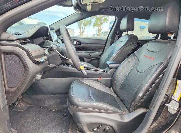 3C4NJDDN5RT106203 2024 JEEP COMPASS Black წინა სალონის ხედი