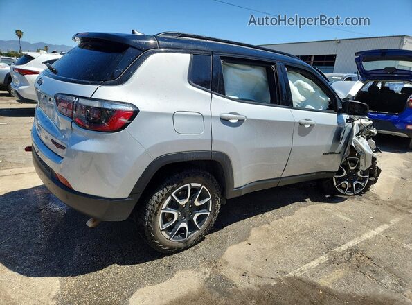 3C4NJDDN5RT149648 2024 JEEP COMPASS Silver Rear right