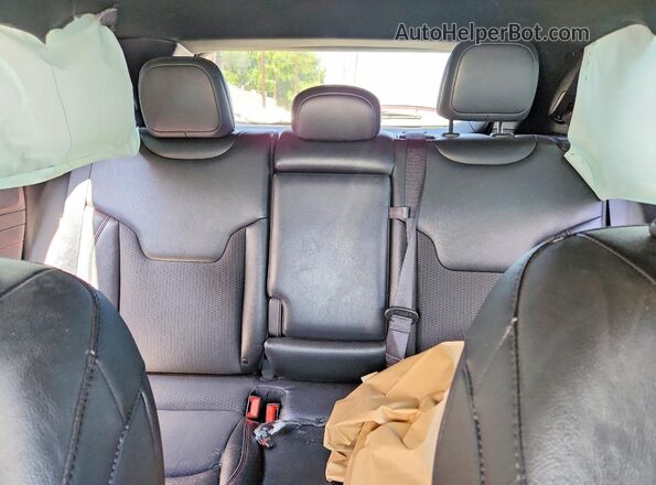 3C4NJDDN5RT149648 2024 JEEP COMPASS Silver Rear seats view