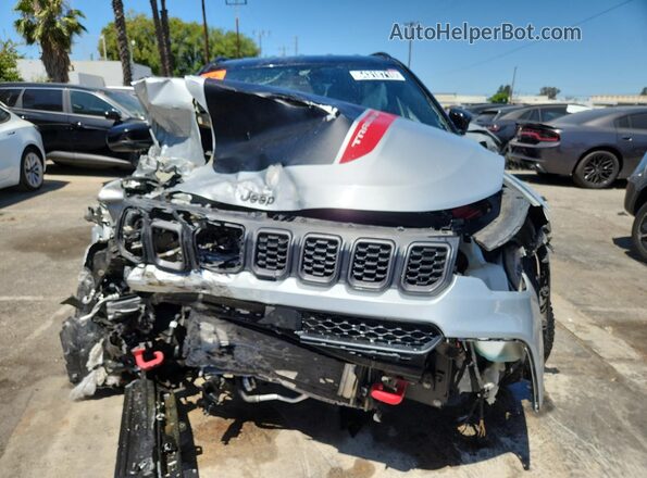 3C4NJDDN5RT149648 2024 JEEP COMPASS Silver 
