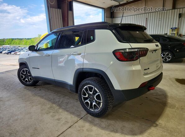 3C4NJDDN5ST532835 2025 JEEP COMPASS White 
