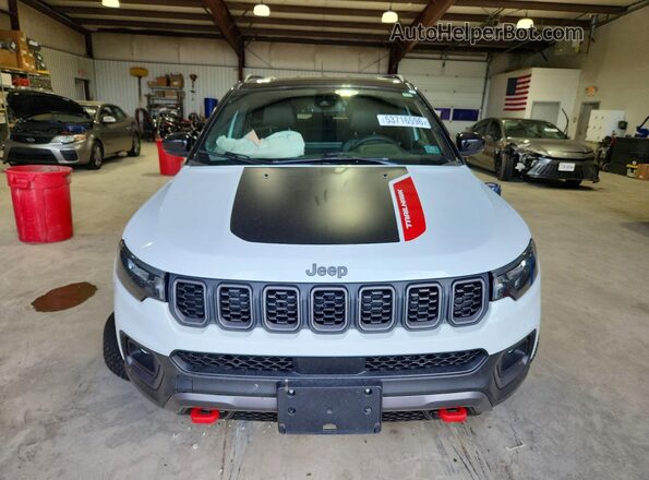 3C4NJDDN5ST532835 2025 JEEP COMPASS White 