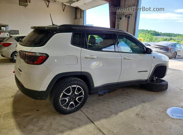 3C4NJDDN5ST532835 2025 JEEP COMPASS White 