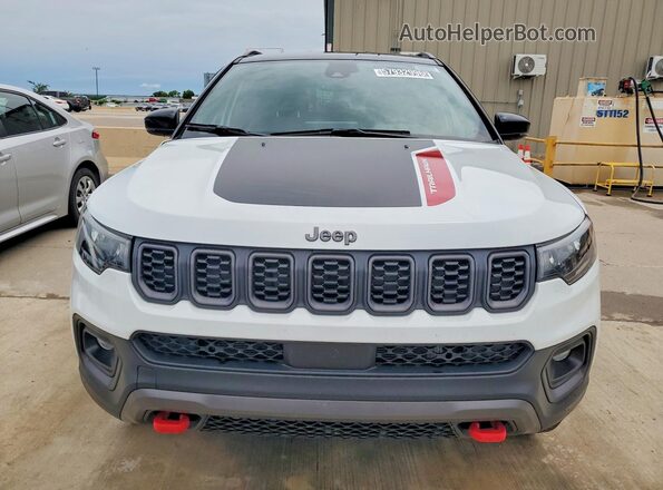 3C4NJDDN5ST590170 2025 JEEP COMPASS White Vista frontal