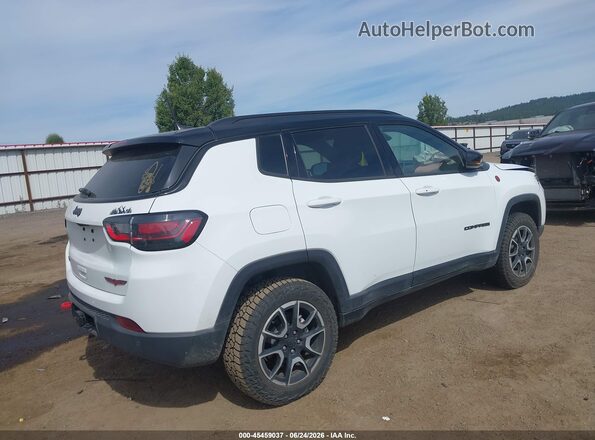 3C4NJDDN6RT166622 2024 JEEP COMPASS White Trasero derecho