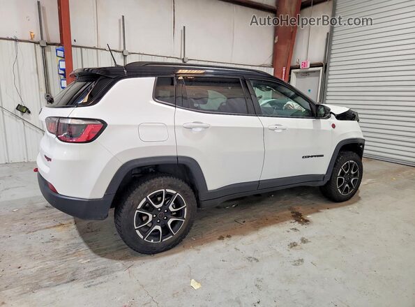 3C4NJDDN6ST564497 2025 JEEP COMPASS White 