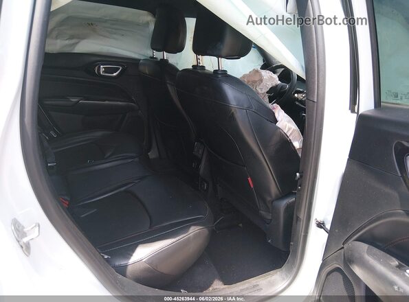 3C4NJDDN7PT565259 2023 JEEP COMPASS White Vista de la etiqueta del VIN