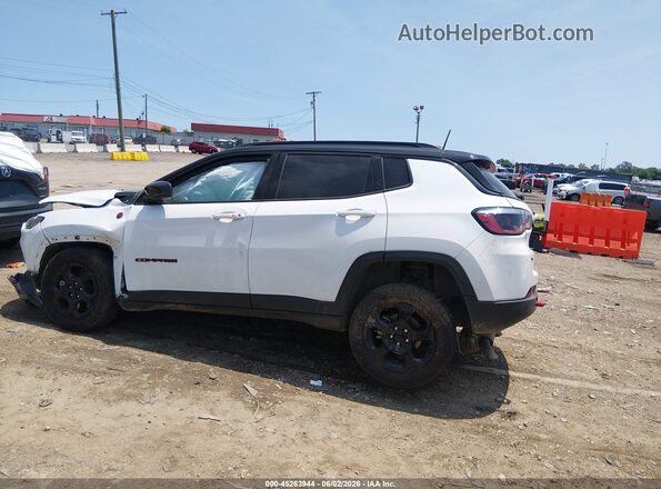 3C4NJDDN7PT565259 2023 JEEP COMPASS White Vista interior trasera