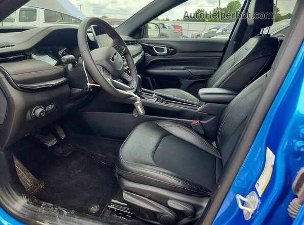 3C4NJDDN7RT100130 2024 JEEP COMPASS Blue Widok wnętrza z przodu